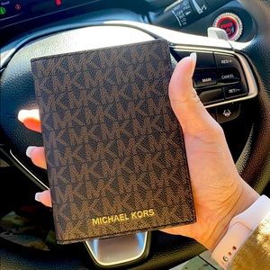 MICHAEL KORS WALLET